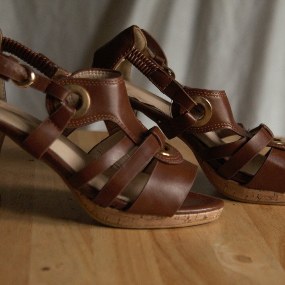Spanish 6.5 Tan Brown Heel Sandal